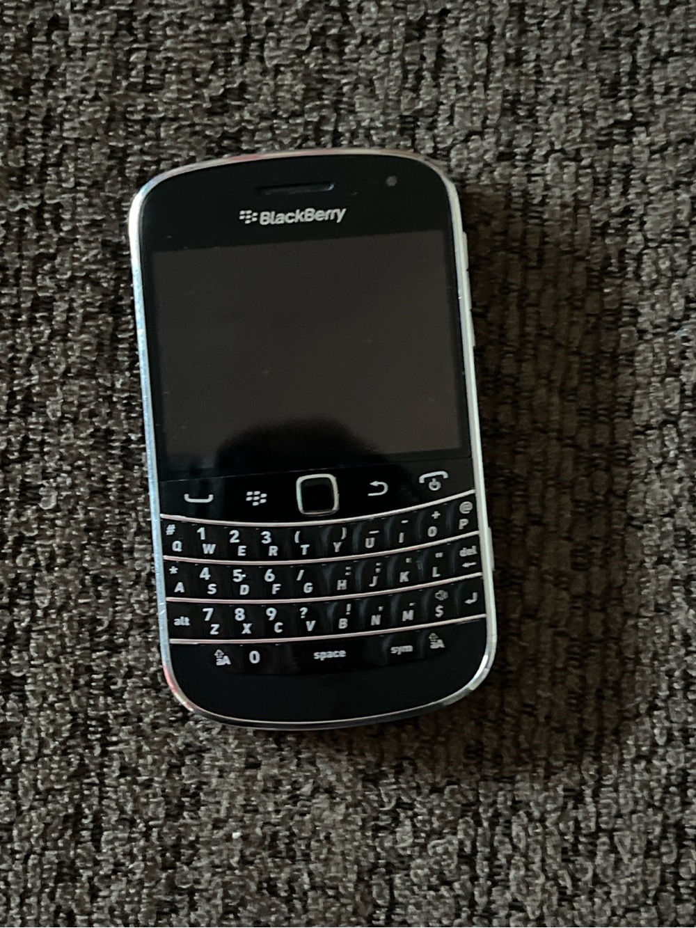 BlackBerry Bold 9900 Smartphone QWERTY Keyboard w/ Charging Cable Tested